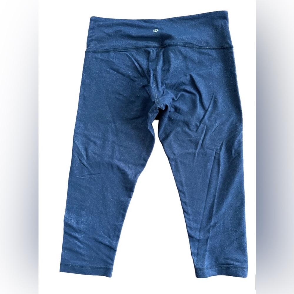 Lululemon - Picture 2 of 4